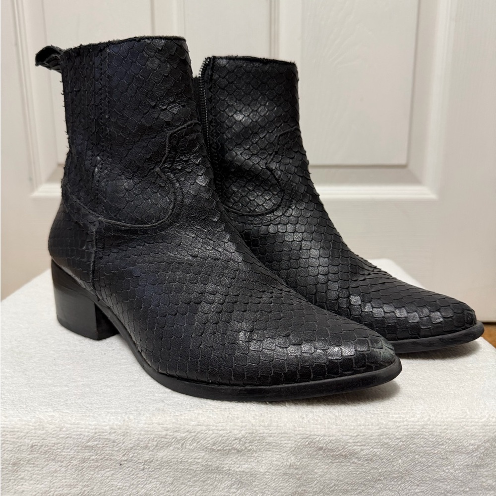 Steve Madden Black Snake-Pattern Ankle Boots